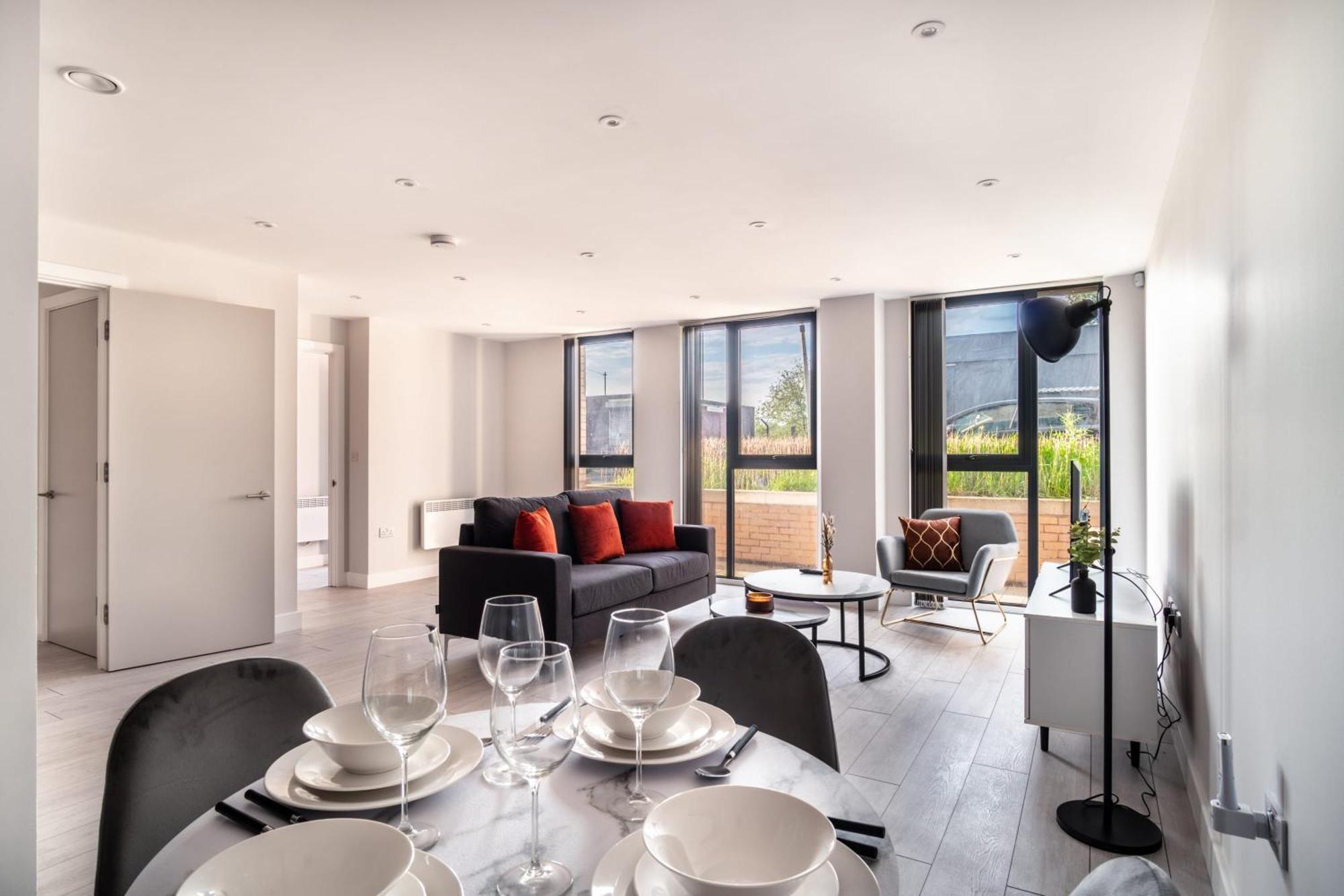 Modern 3 Bedroom *